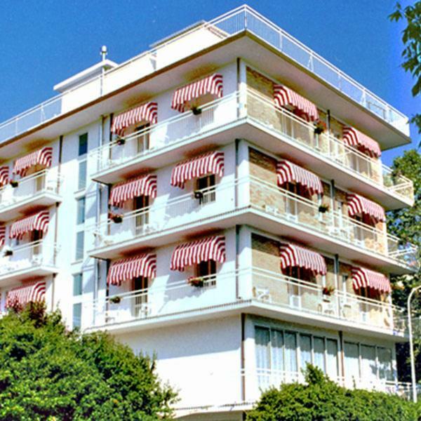 Hotel Ville De Paris リッチョーネ エクステリア 写真