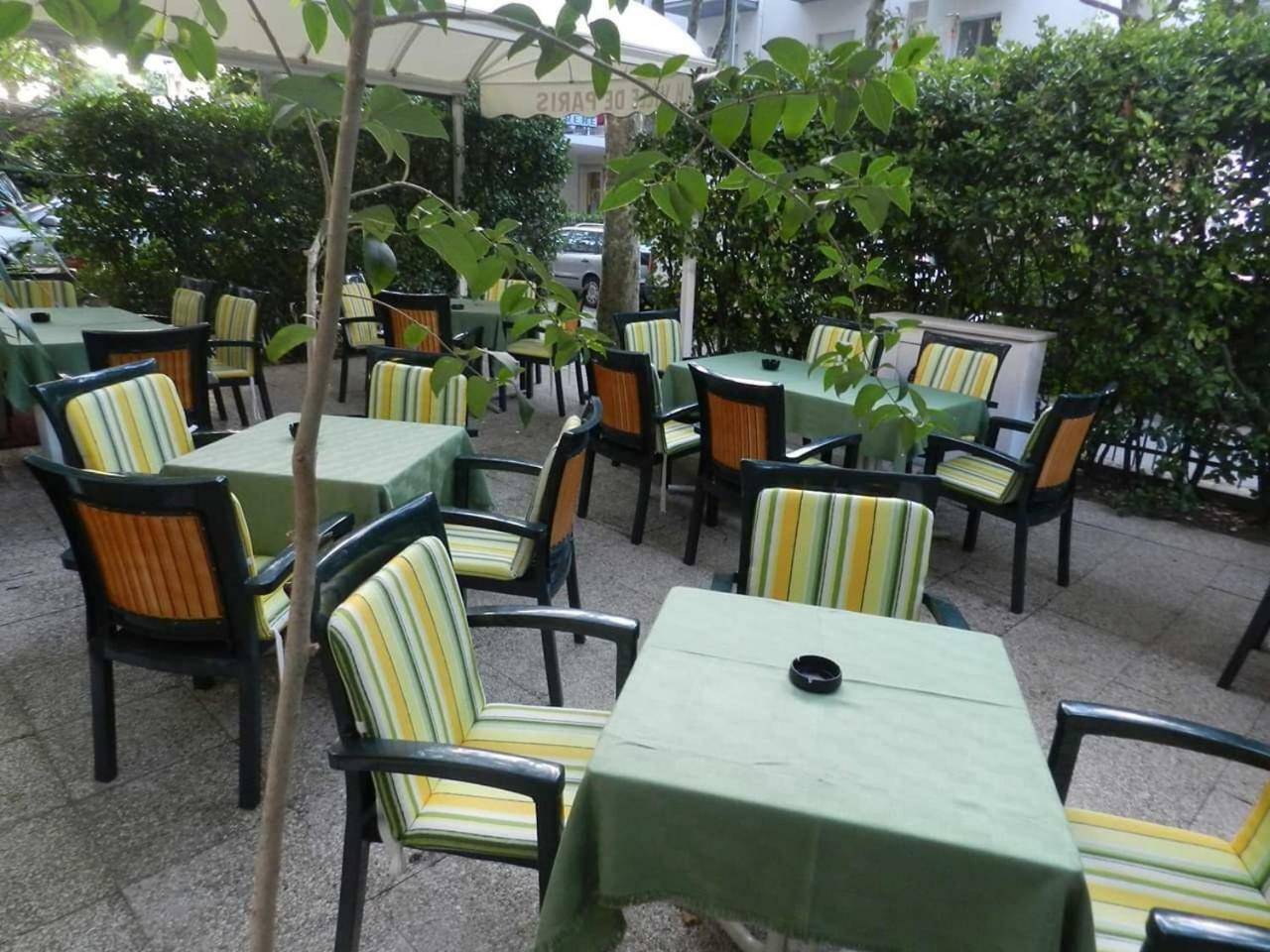 Hotel Ville De Paris リッチョーネ エクステリア 写真